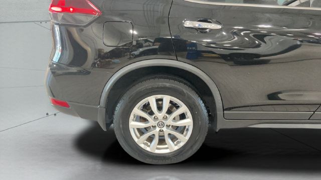 Used 2020 Nissan Rogue SV AWD/4WD image 25
