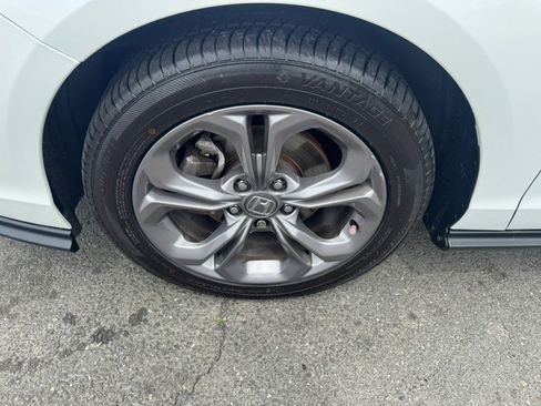 Used 2024 Honda Accord EX image 12