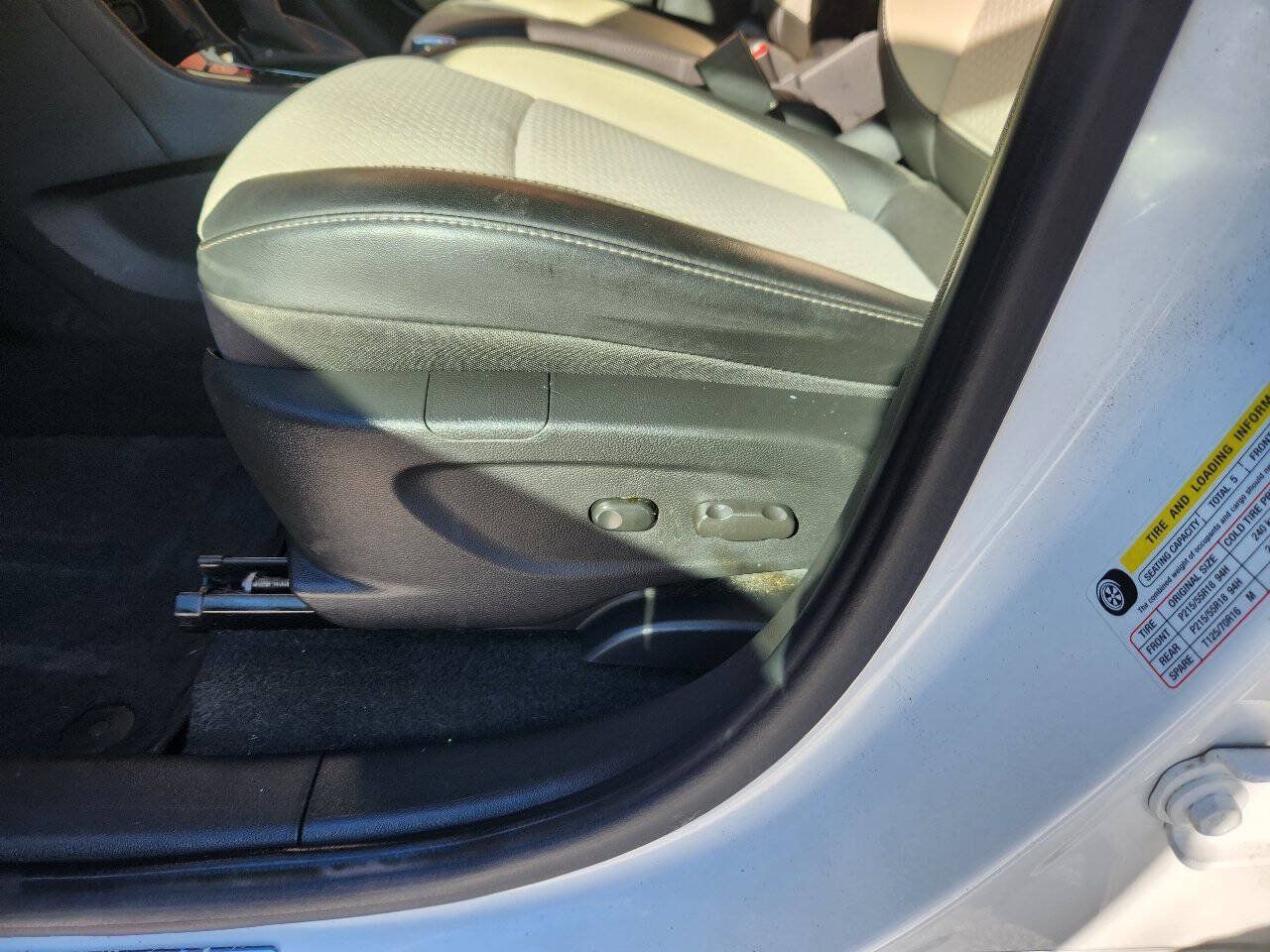 Used 2022 Buick Encore Preferred w/ Safety Package AWD/4WD image 16