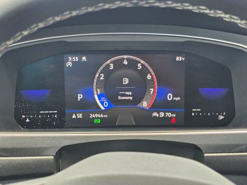 Used 2022 Volkswagen Tiguan SE AWD/4WD image 18