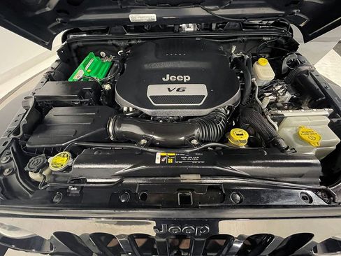 Used 2018 Jeep Wrangler Unlimited Sport AWD/4WD image 30
