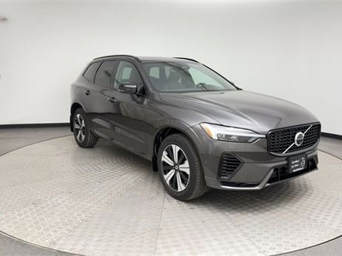 Certified 2024 Volvo XC60 T8 Plus w/ Protection Package Premier image 8
