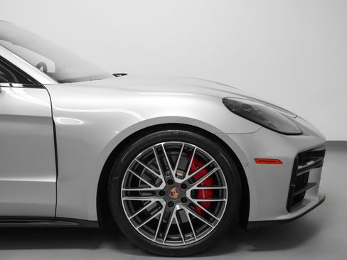 Certified 2026 Porsche Panamera GTS AWD/4WD image 16