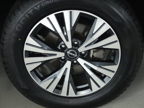 Certified 2023 Nissan Rogue SV AWD/4WD image 10