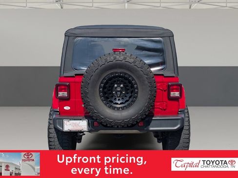 Used 2019 Jeep Wrangler Unlimited Sahara AWD/4WD image 5