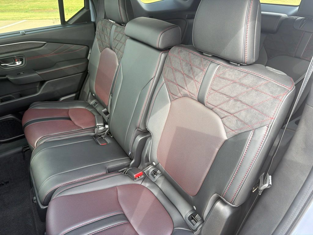 New 2026 Honda Pilot Black Edition image 31