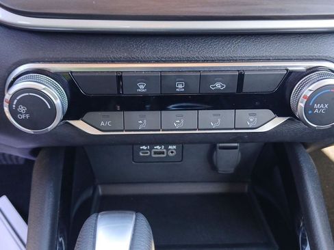 Used 2024 Nissan Altima 2.5 SV image 34