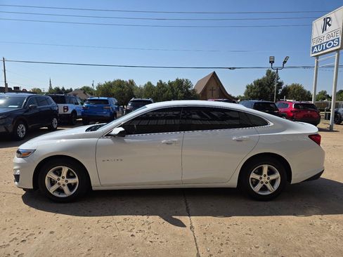 Used 2023 Chevrolet Malibu LS w/ Driver Confidence Package FWD image 4