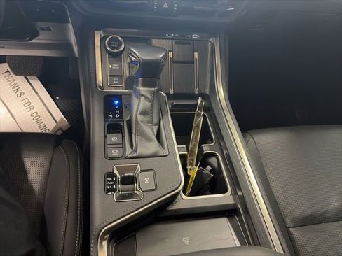 Used 2024 Lexus GX 550 w/ Accessory Package (Z1) AWD/4WD image 22