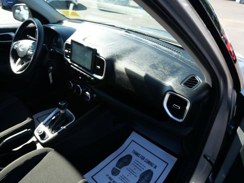 Used 2023 Hyundai Venue SEL FWD image 30