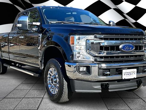 Used 2022 Ford F350 XLT w/ XLT Premium Package image 8