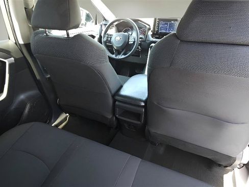 Used 2021 Toyota RAV4 LE AWD/4WD image 29