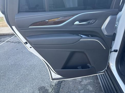 Certified 2023 Cadillac Escalade Sport Platinum w/ LPO, ONYX Package image 11