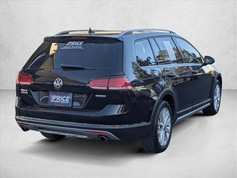 Used 2019 Volkswagen Golf Alltrack SE image 4