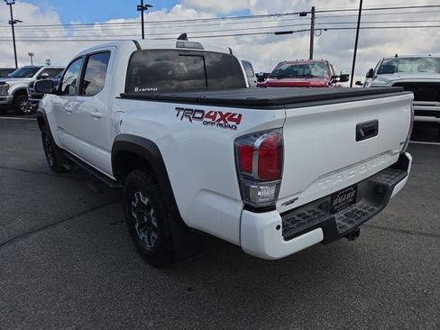 Used 2021 Toyota Tacoma TRD Off-Road w/ Technology Package AWD/4WD image 4