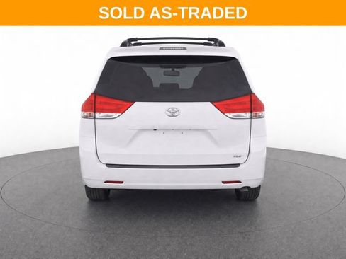 Used 2012 Toyota Sienna XLE w/ Entertainment Pkg FWD image 9