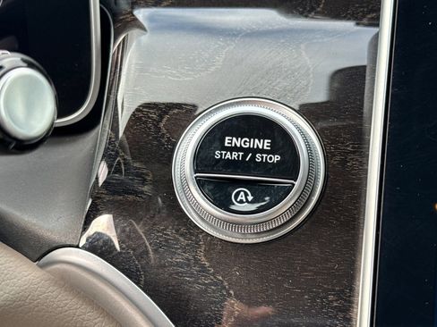 Certified 2025 Mercedes-Benz GLC 300 4MATIC image 35