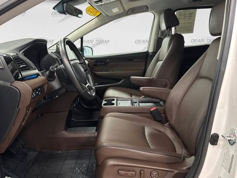Used 2025 Honda Odyssey Touring image 9