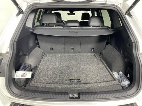 Used 2022 Volkswagen Tiguan SE R-Line image 18