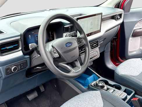 New 2026 Ford Maverick XLT image 4