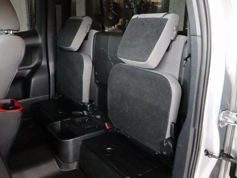 Used 2019 Toyota Tacoma SR image 33