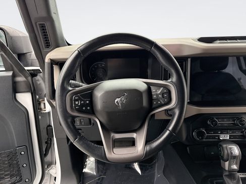 Used 2023 Ford Bronco Wildtrak AWD/4WD image 12