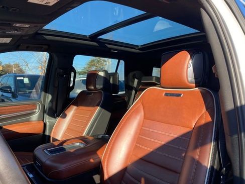 Used 2023 GMC Yukon Denali Ultimate image 23