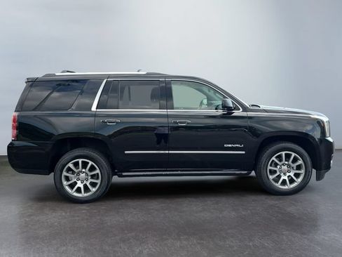 Used 2017 GMC Yukon Denali w/ Open Road Package AWD/4WD image 6
