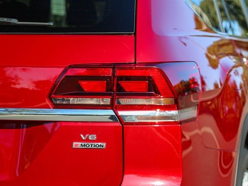 Used 2018 Volkswagen Atlas SEL w/ R-Line Package image 14