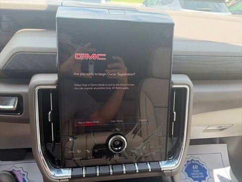 New 2026 GMC Yukon XL Denali w/ Sun & Power Step Package AWD/4WD image 22
