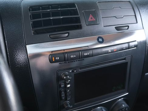 Used 2009 HUMMER H3T Alpha image 30