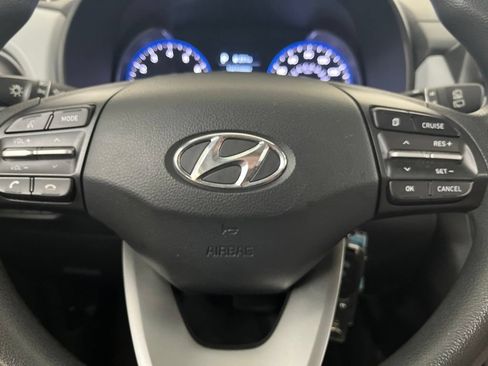 Used 2021 Hyundai Kona SE FWD image 59