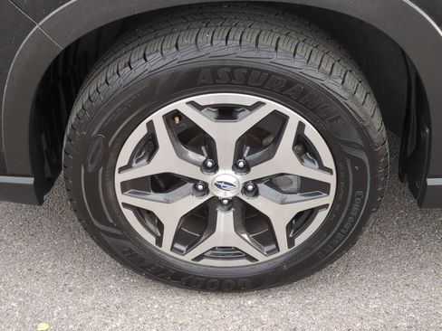 Used 2023 Subaru Forester Premium image 13