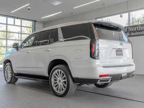Used 2024 Cadillac Escalade Premium Luxury AWD/4WD image 13