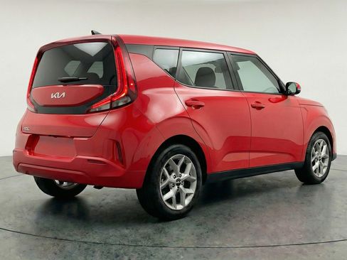 Used 2025 Kia Soul LX w/ LX Technology Package FWD image 9