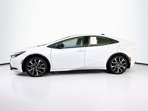 Used 2024 Toyota Prius Prime Premium image 4