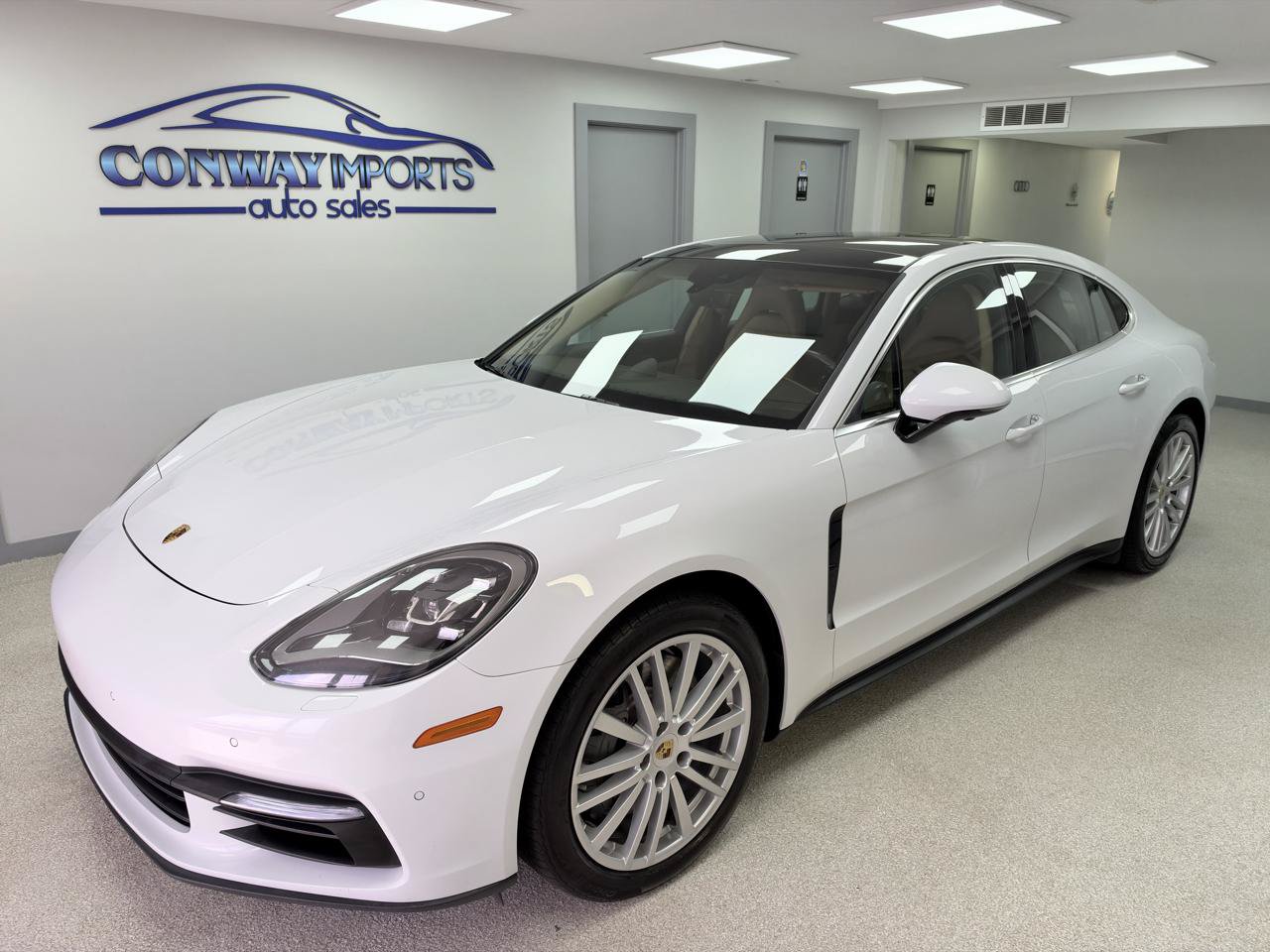 Used 2018 Porsche Panamera 4S AWD/4WD image 2