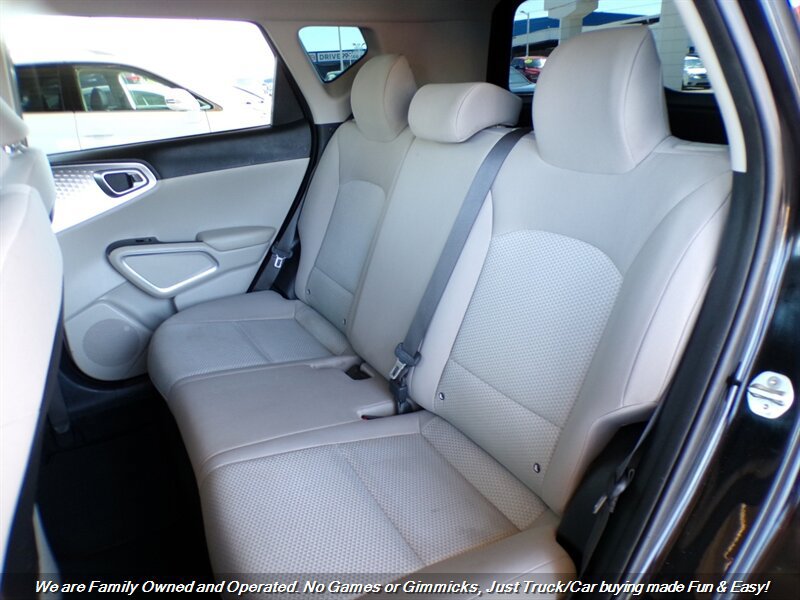 Used 2020 Kia Soul LX FWD image 21