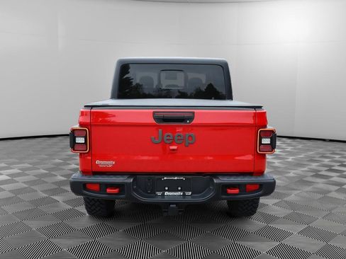Used 2025 Jeep Gladiator Rubicon w/ Convenience Group AWD/4WD image 5
