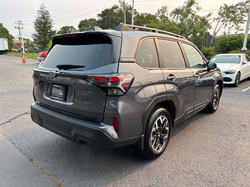 Used 2026 Subaru Forester Premium AWD/4WD image 3