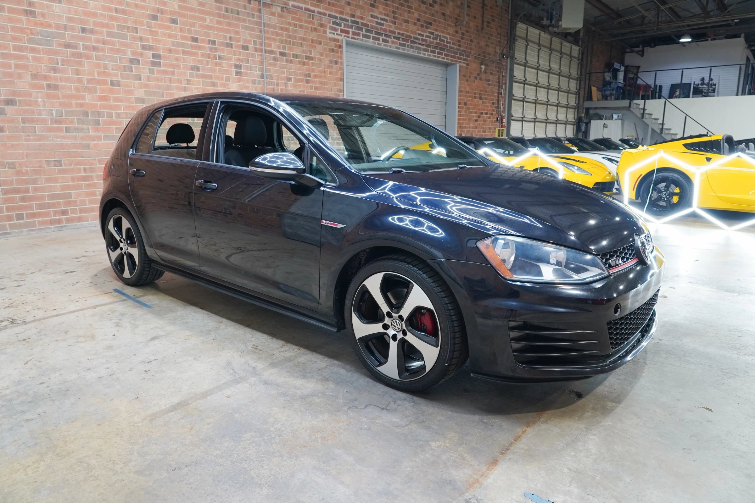 Used 2017 Volkswagen GTI S FWD image 21