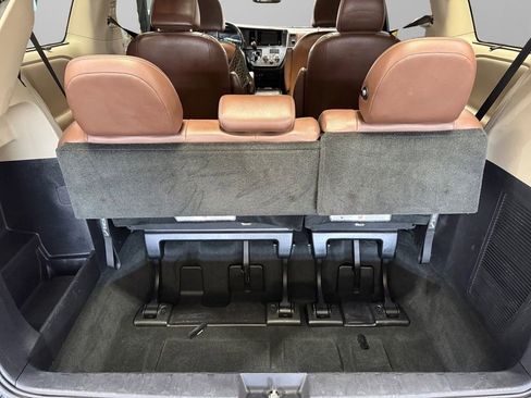 Used 2017 Toyota Sienna Limited AWD/4WD image 5