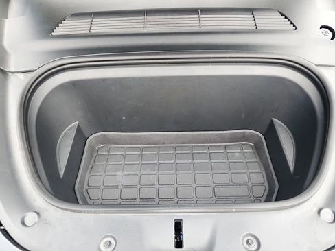 Used 2022 Tesla Model Y Performance image 29