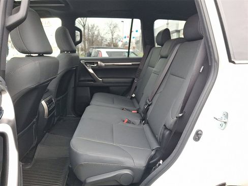 Used 2023 Lexus GX 460 Premium image 11