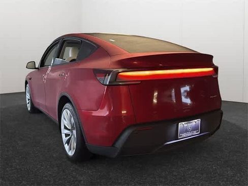 Used 2026 Tesla Model Y AWD image 5