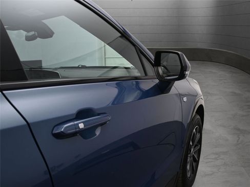 Used 2024 Cadillac XT4 Sport image 31