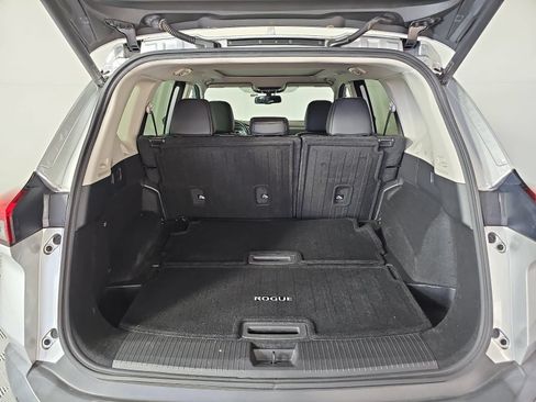 Used 2021 Nissan Rogue SL w/ Premium Package FWD image 12