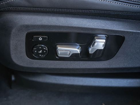 New 2026 BMW X6 M60i w/ Executive Package image 18