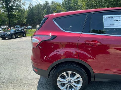 Used 2017 Ford Escape SE AWD/4WD image 9