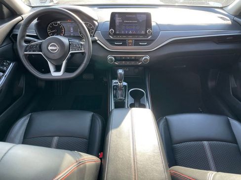 Certified 2023 Nissan Altima 2.5 SR FWD image 9